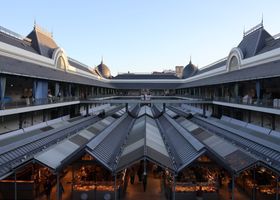 Riverside market hall